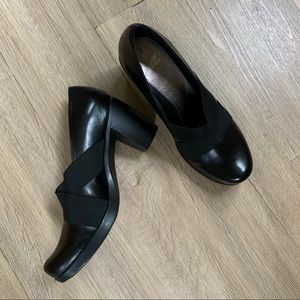 Never worn size 41 EUR Dansko ‘Tori’ black pumps